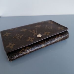 Louis Vuitton Brown Monogram Classic Signature Wallet